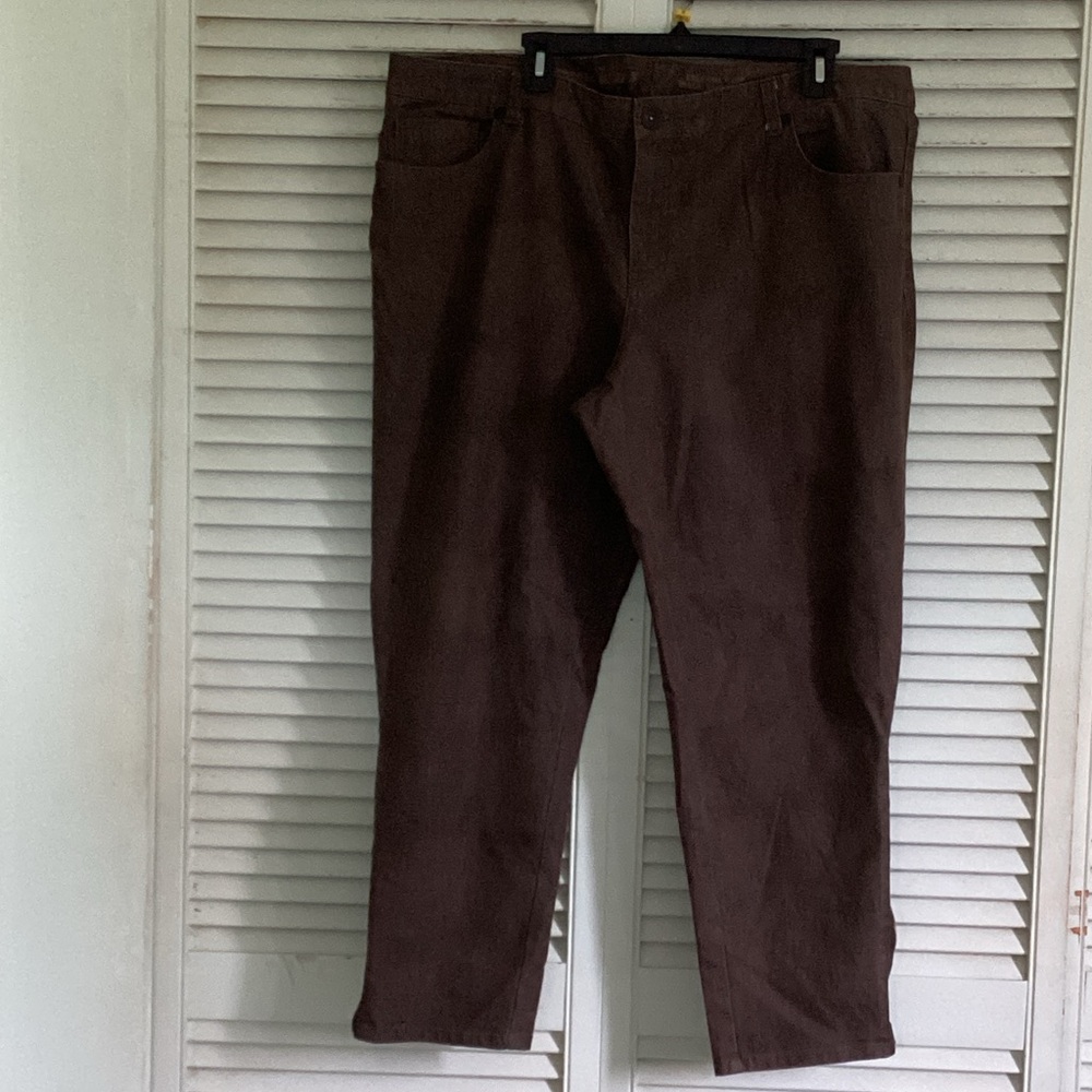 Avenue jeans in Dark brown animal print with functional zippers at ankle 18W